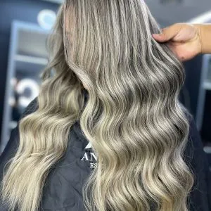 Mechas Balayage Platinadas